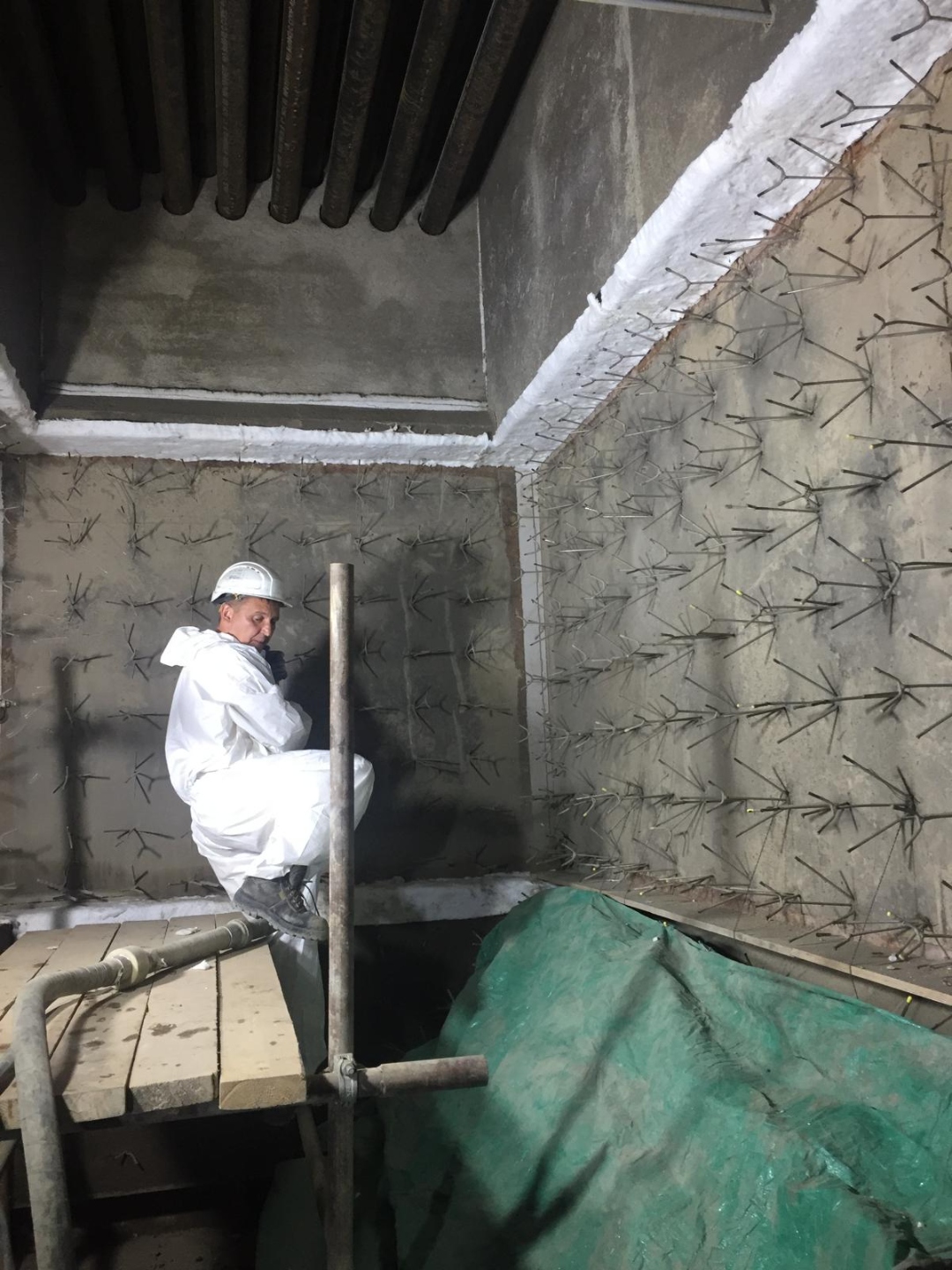 Hexmesh anchor welding in FCCU